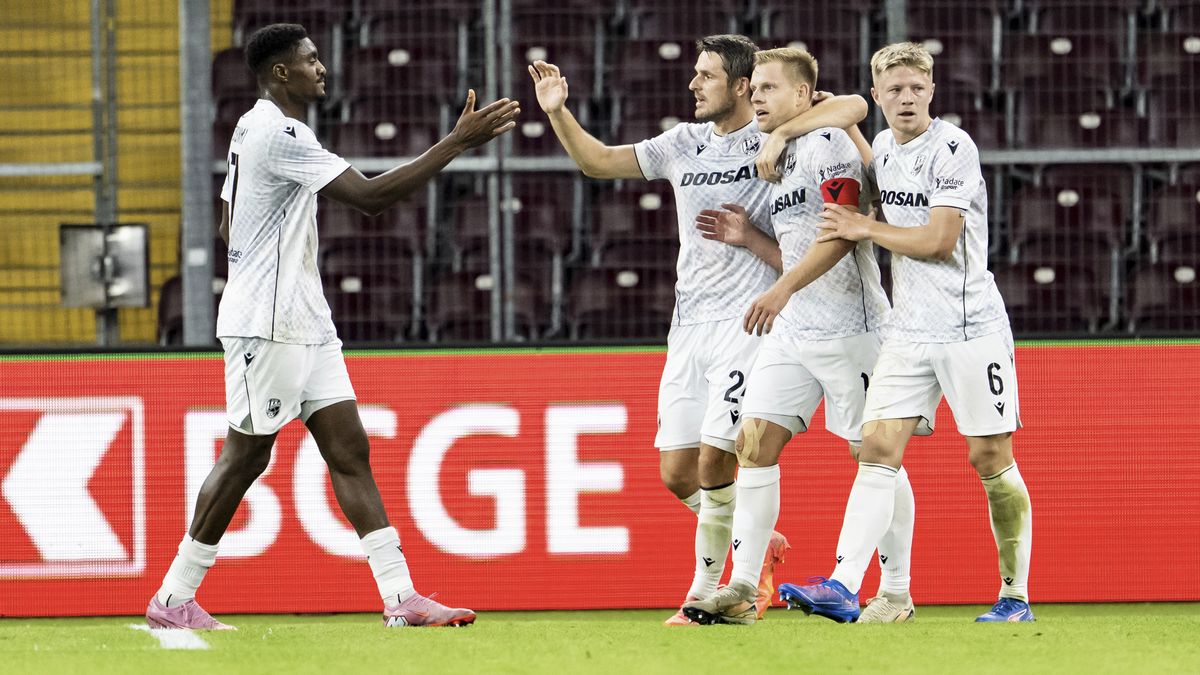 Doufám, že Rangers porazíte! Skotský celník povzbudil plzeňskou výpravu