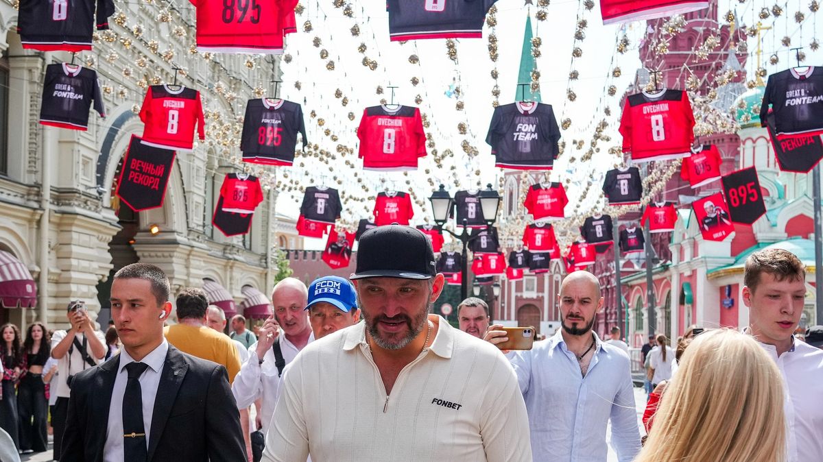 Ovečkin pomohl k návratu ruských novinářů na NHL: Měli můj rekord vidět na vlastní oči