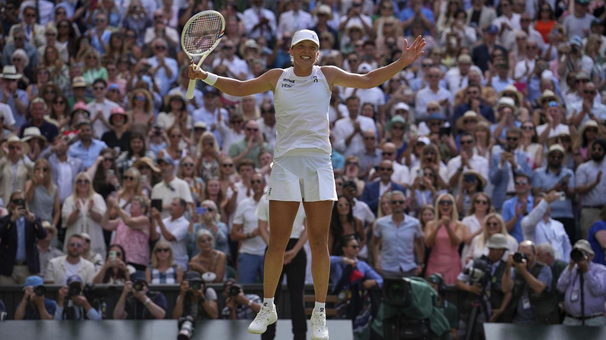Nová královna Wimbledonu. Šwiateková neměla s Anisimovovou slitování, ve finále neztratila jediný game