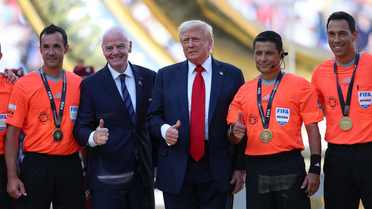 Potřásl si rukou s Trumpem. Zrada vlasti, píší o rozhodčím finále MS klubů v Íránu