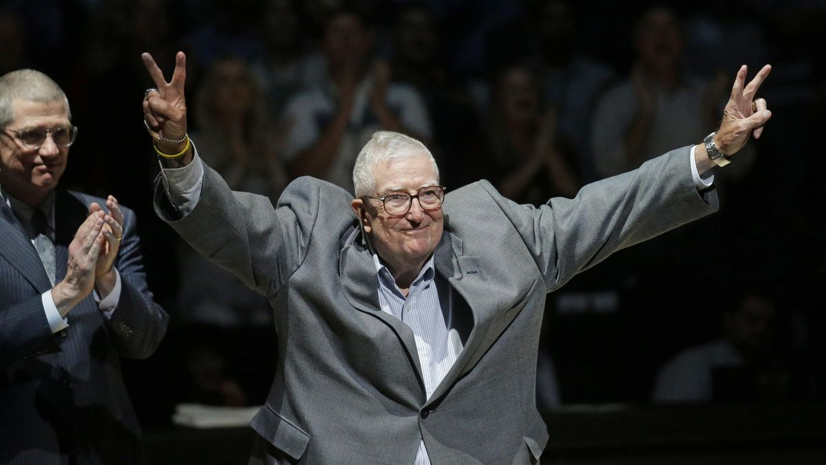 Zemřel bývalý trenér basketbalistů Utahu Layden, který nastartoval slavnou éru