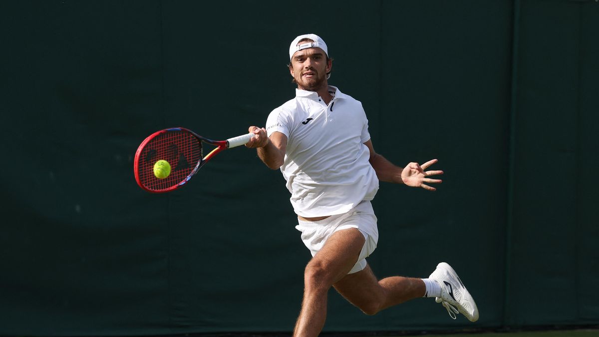 TENIS ONLINE: Macháč zahodil tři mečboly. Rozhodne pátá sada