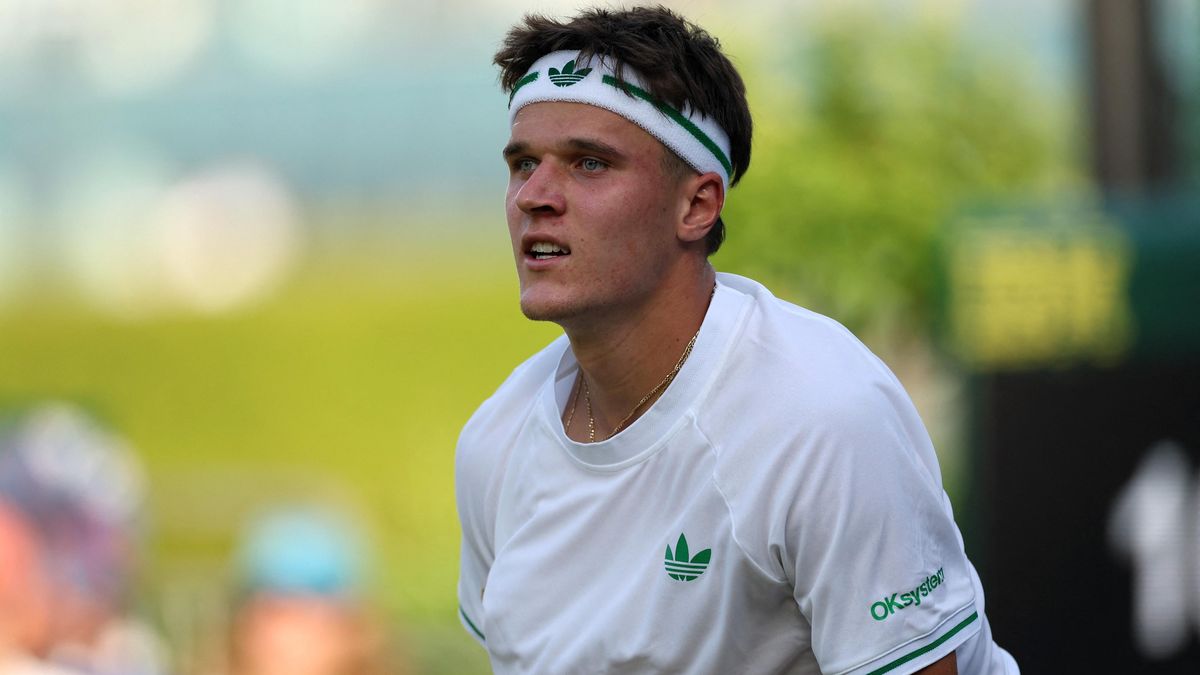 Menšík i Macháč budou ve Wimbledonu usilovat o postup do 3. kola