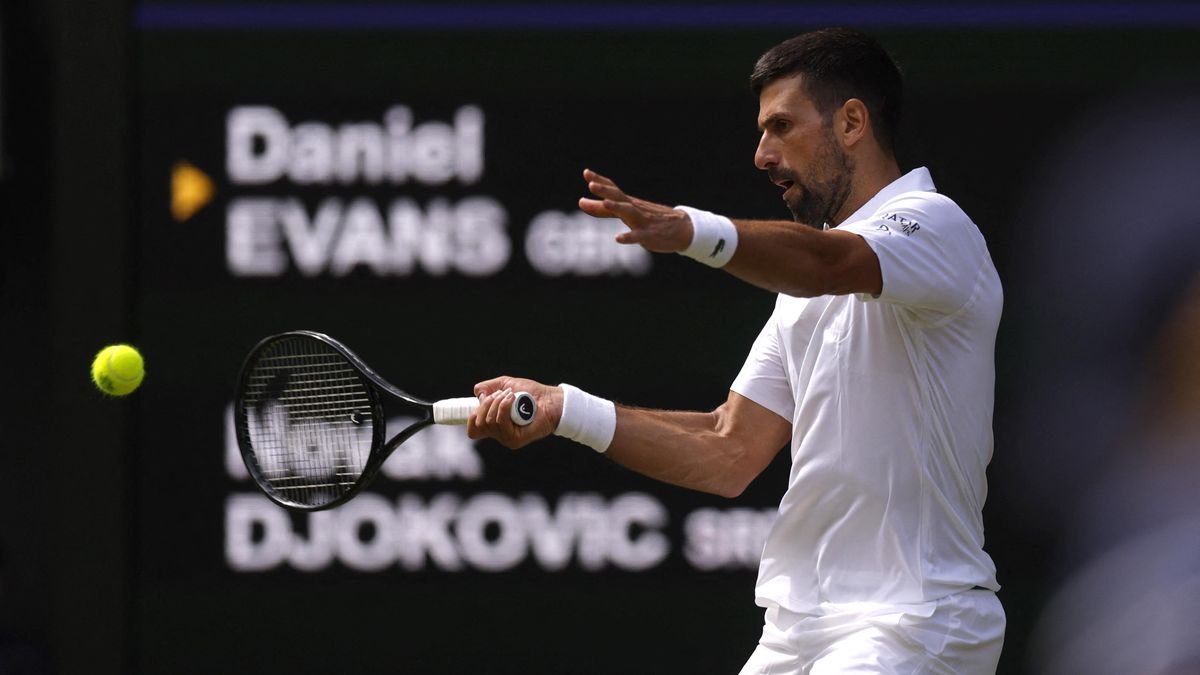 Djokovič hladce postoupil do 3. kola, Britovi Evansovi nadělil ve třetím setu kanára
