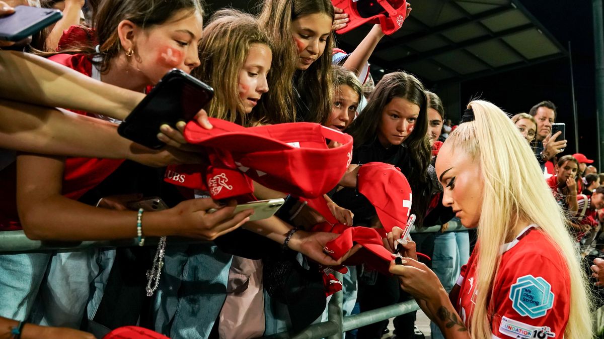 Nejkrásnější fotbalistka světa. Dráždí, vábil ji OnlyFans, Euro ale prosedí na lavičce