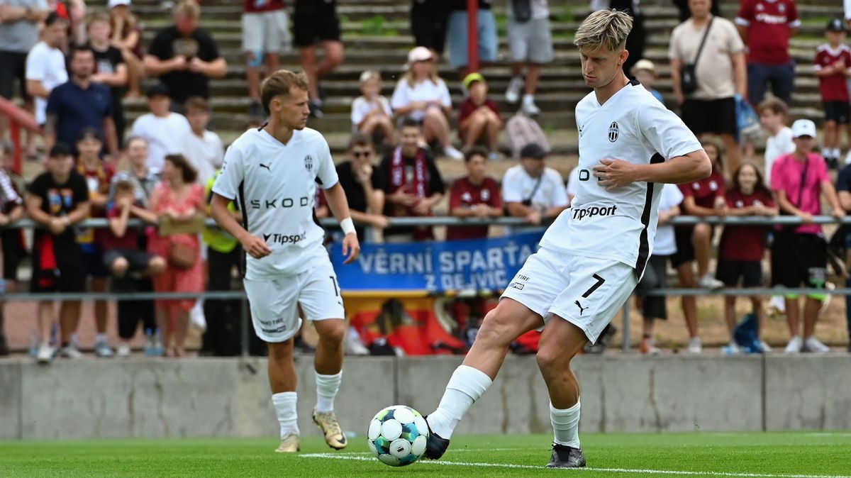 Na hřišti se potkával s hvězdami Juventusu, teď si poprvé zahraje českou ligu. Chci zaujmout, říká Macek