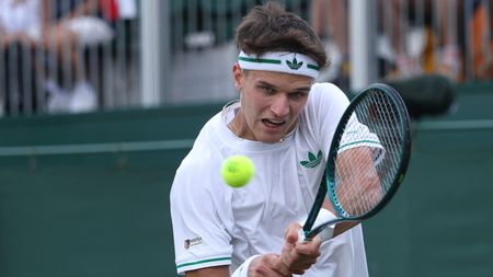 TENIS ONLINE: Menšík se dostal z prekérní situace, drama ve čtvrté sadě vrcholí!