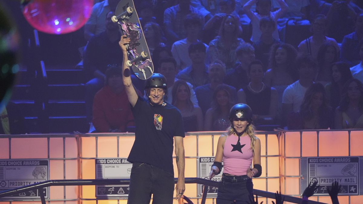 Legendární skateboardista Hawk nechá vydražit desku ze svého slavného prkna