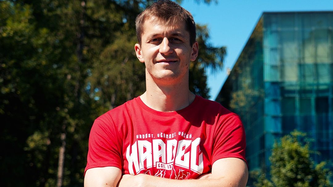 Nikomu nic nedlužím, vysvětluje svůj třaskavý přestup Radil a lehce si rýpnul do Dědka