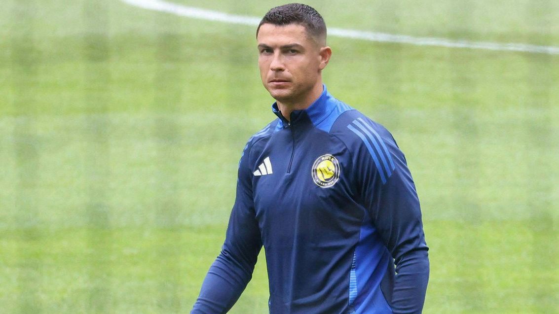 Rakouské šílenství! Fanoušci se lepí na Ronalda, ten vyhrožuje policií