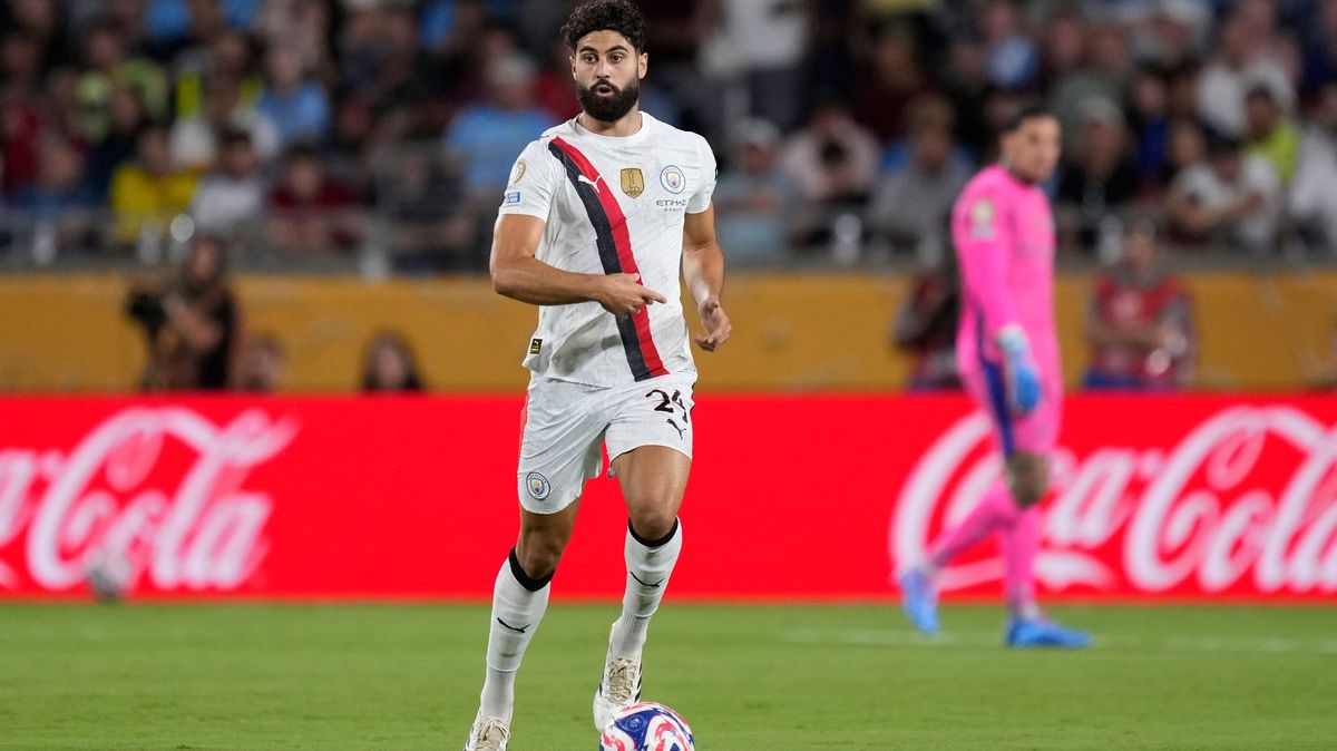 Z fotbalisty voják. Hvězda Manchesteru City okusila práci speciálních jednotek