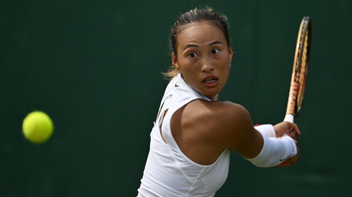 Čeng Čchin-wen šla po prohře se Siniakovou ve Wimbledonu na operaci lokte