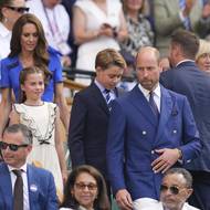 Princ William, princezna Kate, princ George a princezna Charlotte v královském boxu před finále mužů