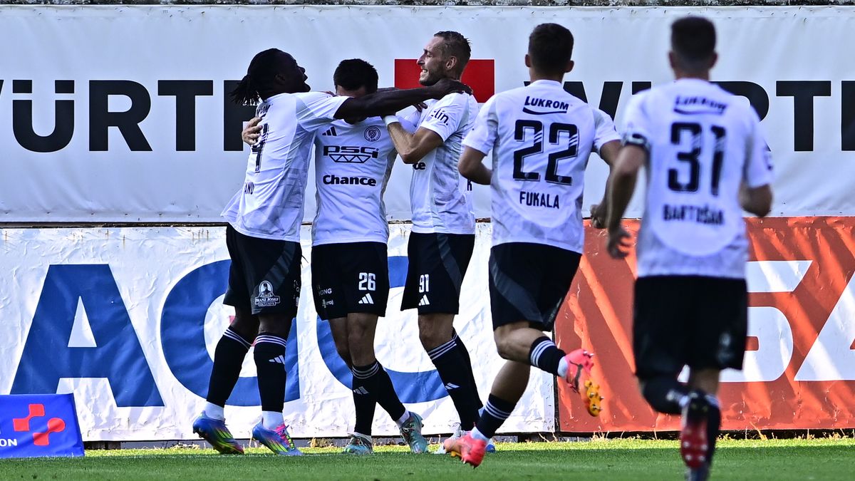 FOTBAL ONLINE: S Teplicemi to vypadá špatně, Zlín už vede o dvě branky. Skóruje i Karviná