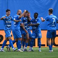 Fotbalisté Mladé Boleslavi slaví gól.