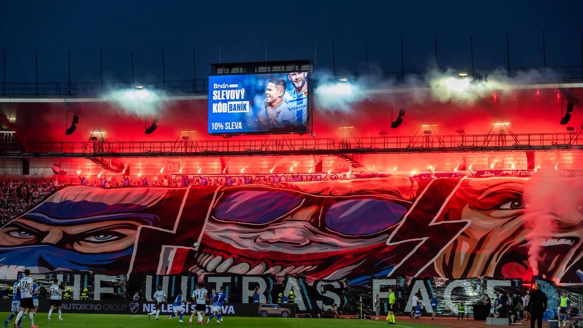 Skandální chování fanoušků Baníku. Mávání pěstmi, došlo na výhružky, píší v Polsku