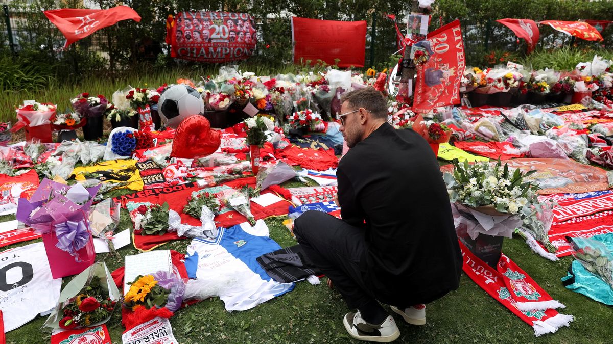 Liverpool vyřadil Jotovo číslo, bývalý kapitán se rozplakal při pokládání květin