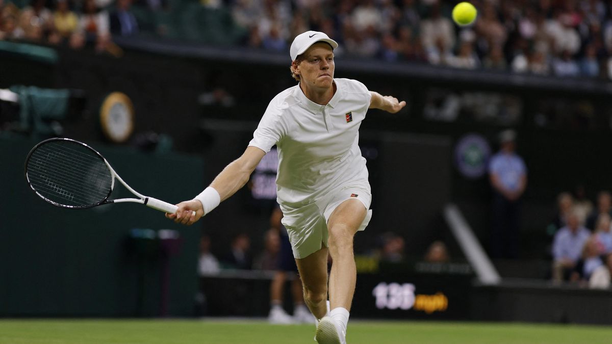 Souboj mladých titánů. Finále ve Wimbledonu mezi Alcarazem a Sinnerem je reprízou z Paříže