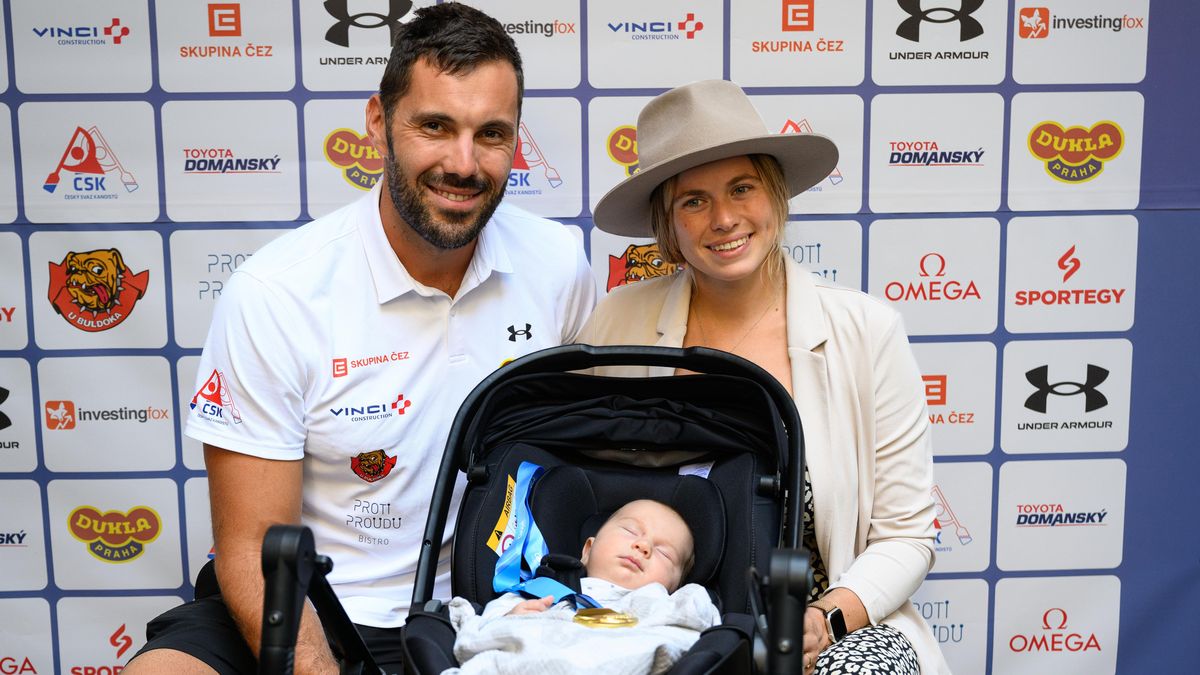 Víc dárků a světýlek, méně ozdob. Loňský Sportovec roku zažije první Vánoce ve třech