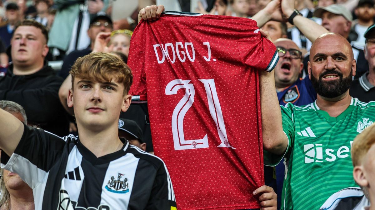 Portugalsko uctí Jotovu památku předáním čísla 21 jeho kamarádovi Nevesovi