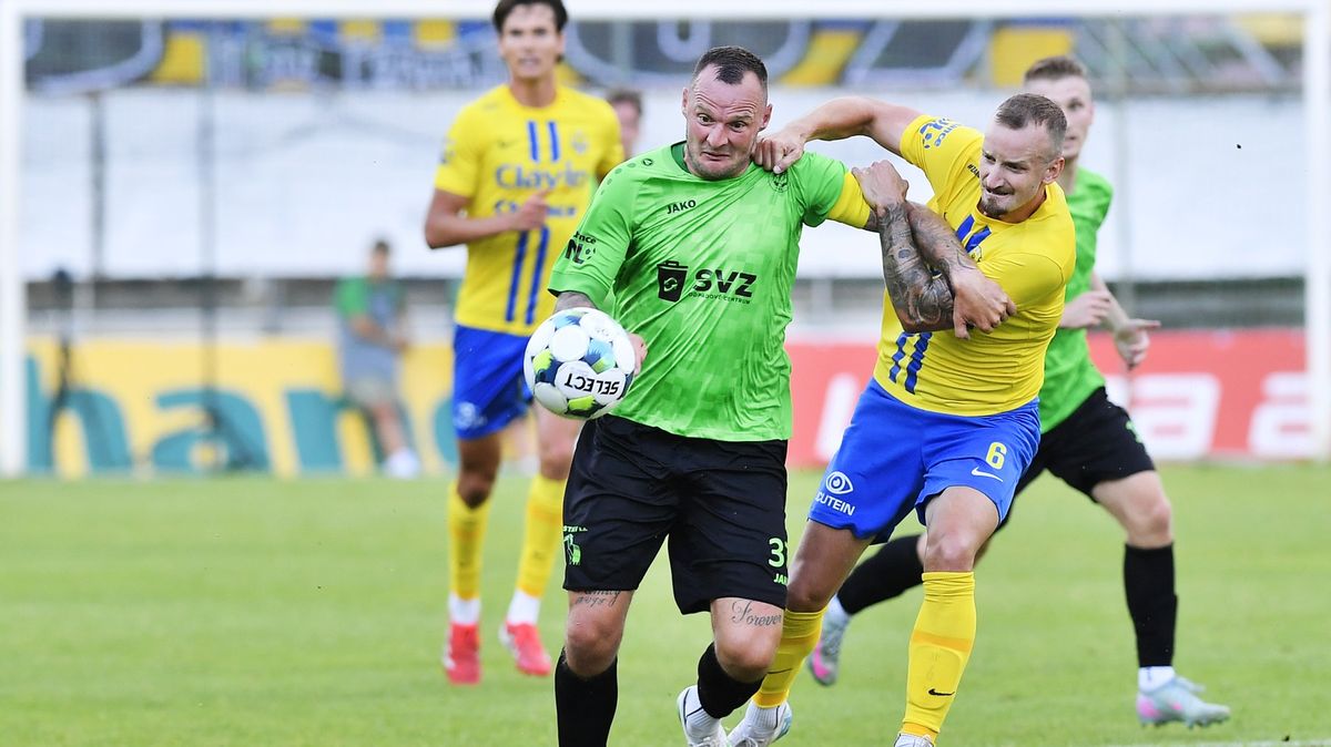 Fotbalisté Příbrami vyhráli v Kroměříži a ve druhé lize uspěli počtvrté za sebou