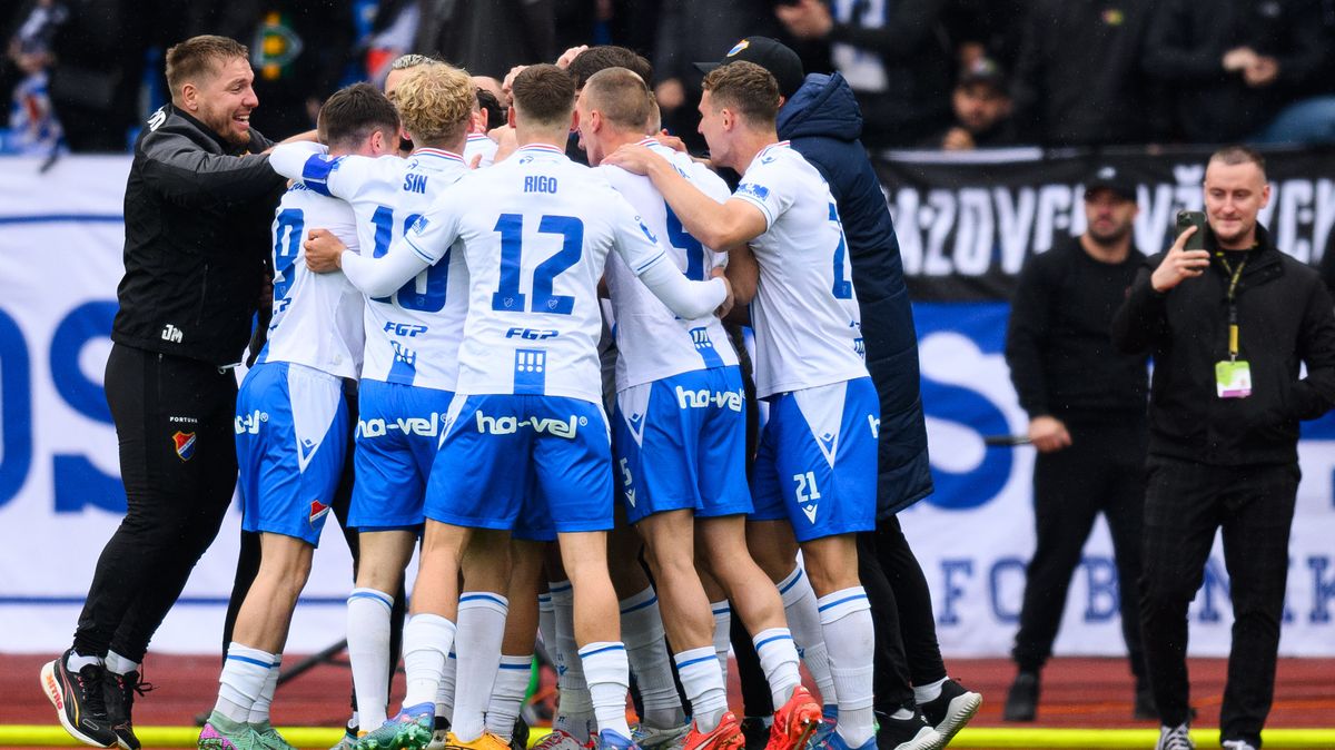 FOTBAL ONLINE: Baník hostí Slovácko. Hradec poprvé vyhrál, Sparta s Duklou se chystají na malé derby