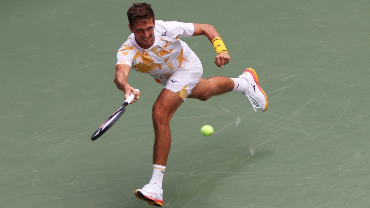 TENIS ONLINE: Druhý set vrcholí. Sinner má nad Kopřivou jasnou převahu