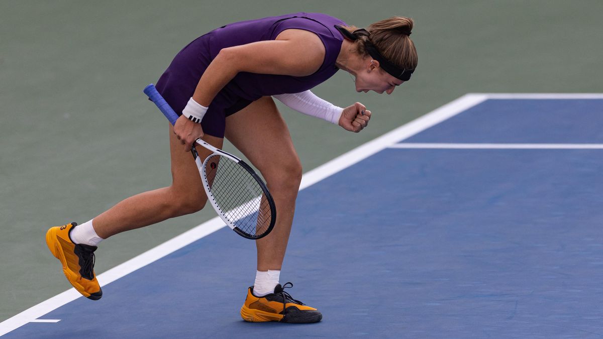 Úder turnaje a těžce odmakaná výhra. Bláznivý zápas, říkala kouzelnice Muchová po tříhodinové šichtě