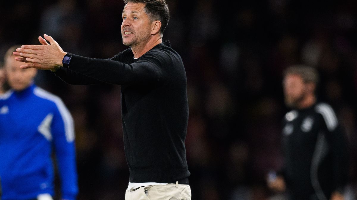 Soupeři básní o Dukle, trenér se ošívá: Na vysokou školu fotbalu nám něco chybí