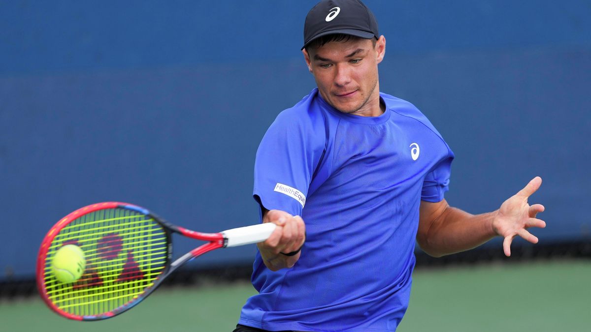 Fanoušek vyfoukl malému dítěti kšiltovku. Nápravě pomohly sociální sítě