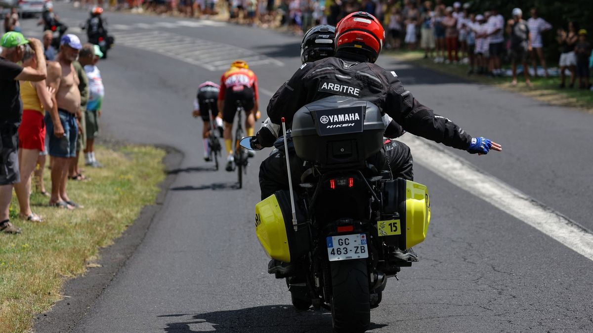 Fraška! Nizozemští cyklisté si zkrátili trasu, usvědčil je divák