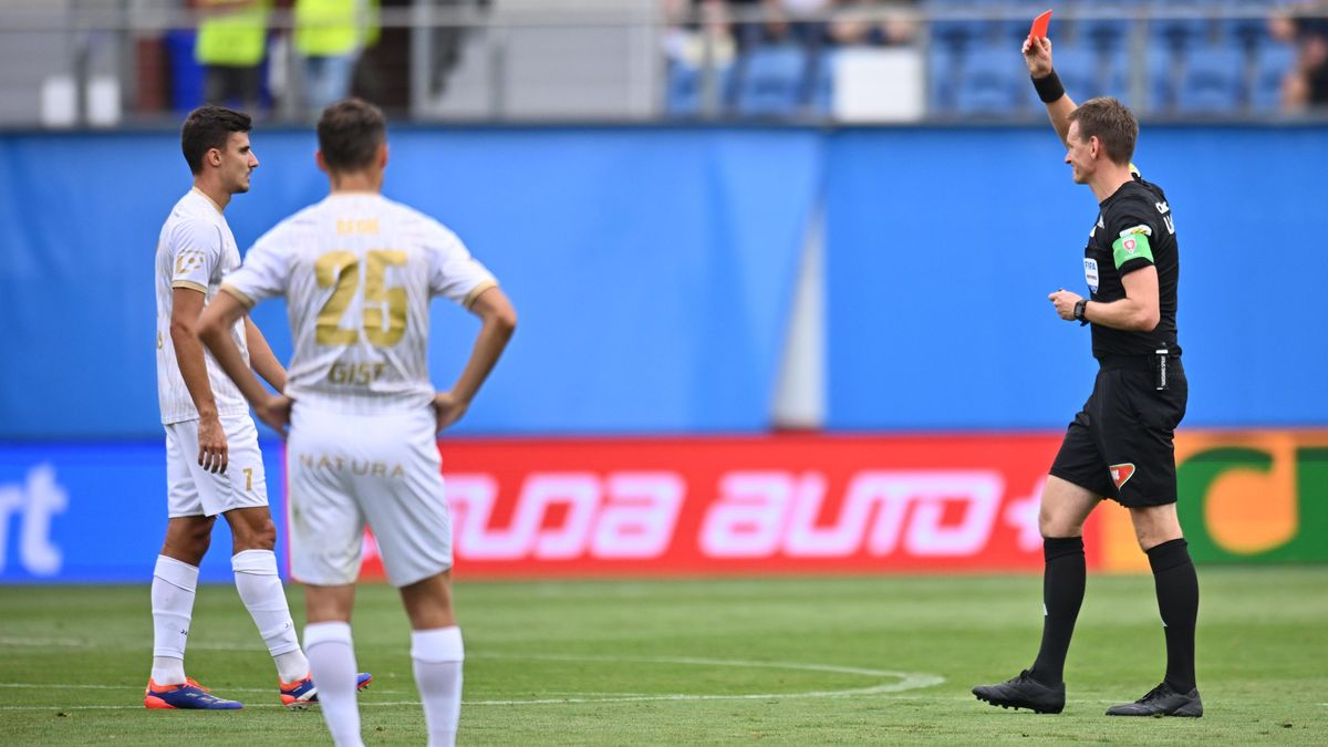 FOTBAL ONLINE: Plzeň odpověděla hlavičkou do břevna, Hradec vyrovnal v deseti Daridou. Večer jde do akce Slavia
