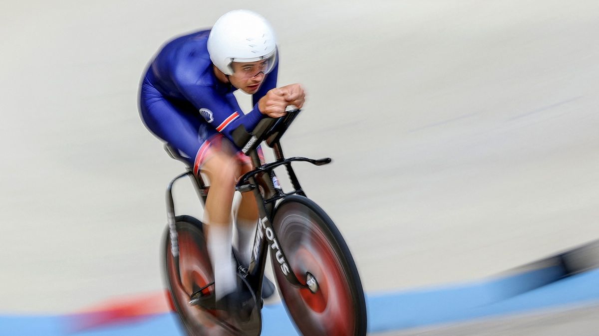 Gannův rekord v hodinovce odolal, Tanfield ujel o téměř tři kilometry méně