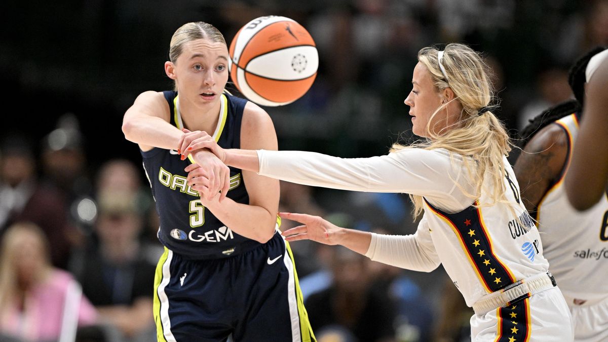 Dildo bojovník trénuje svůj hod! Skupina vrhající erotické hračky na basketbalistky hodlá pokračovat i v jiném sportu
