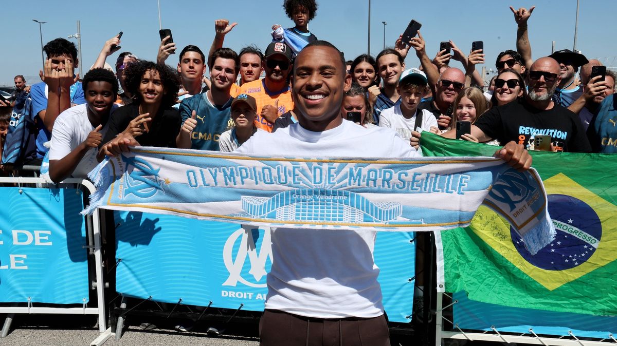 Brazilský útočník Paixao se stal rekordní posilou Marseille