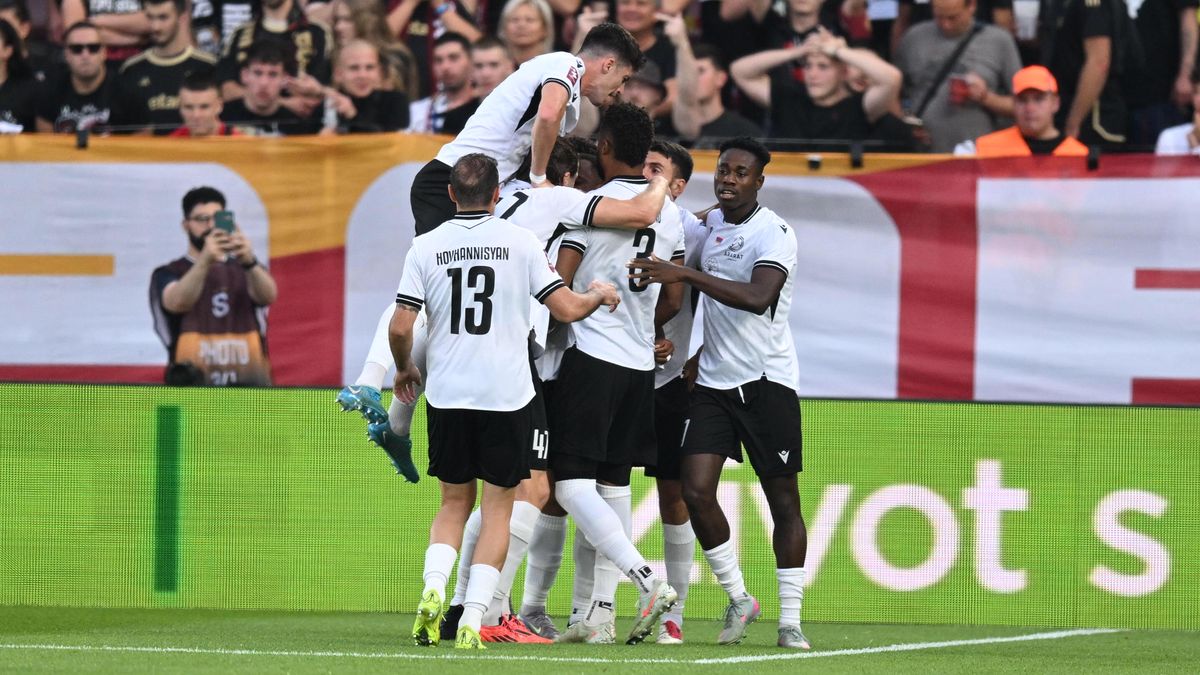 Majitel s ruským napojením ve vazbě. Soupeř Sparty sní o zázraku: Jsme připraveni na bitvu