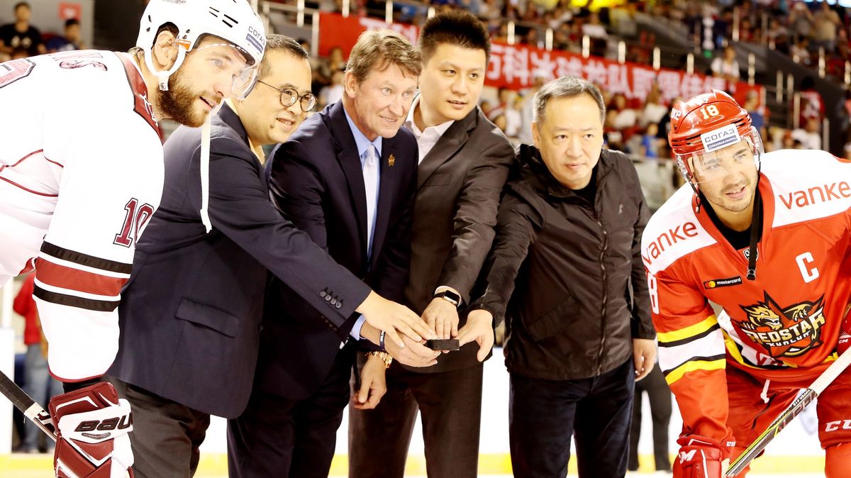 V KHL končí klub, jehož ambasadorem byl Gretzky. Čínská stopa ale pokračuje s dalším slavným jménem