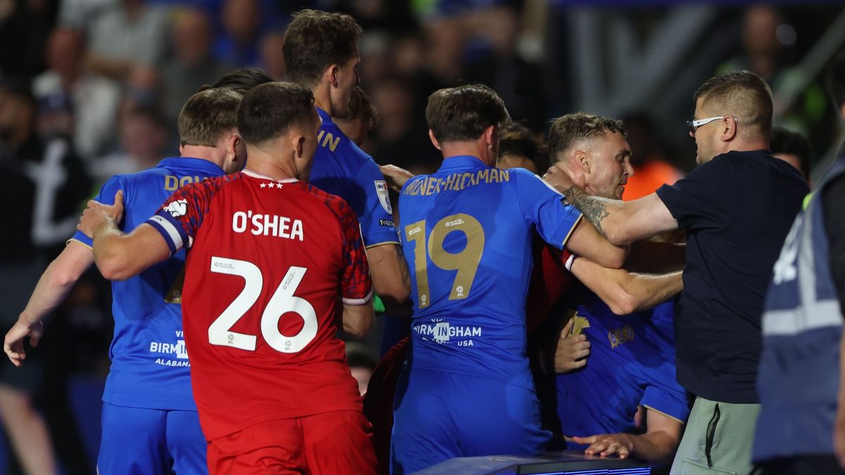 Gól v nastavení, strkanice a fanoušek v akci. V Birminghamu zažili ostrý start sezony