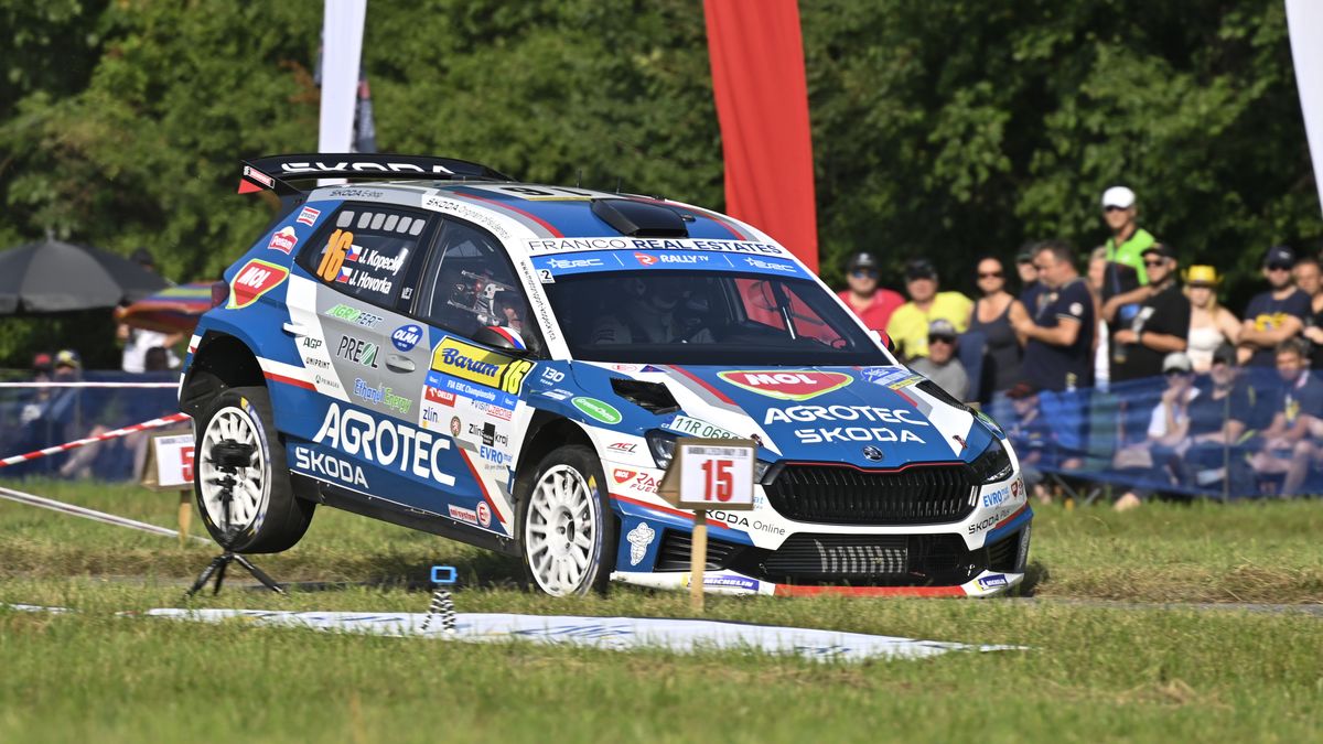 V polovině Barum rallye je v čele rekordman Kopecký