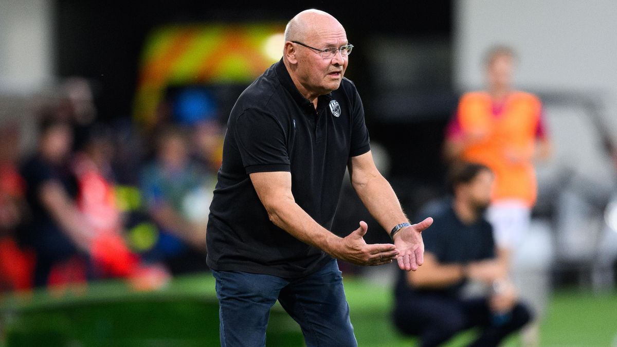 Koubek: Za heroický výkon a výhru před hráči smekám, Rangers je světová značka