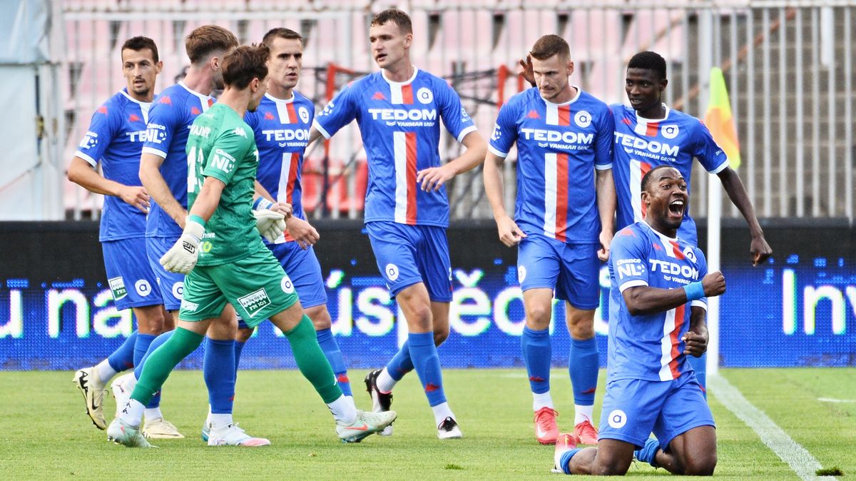 Bod se Zbrojovkou může být zlom, nevím, jestli mám nůž na krku, řekl kouč Artisu