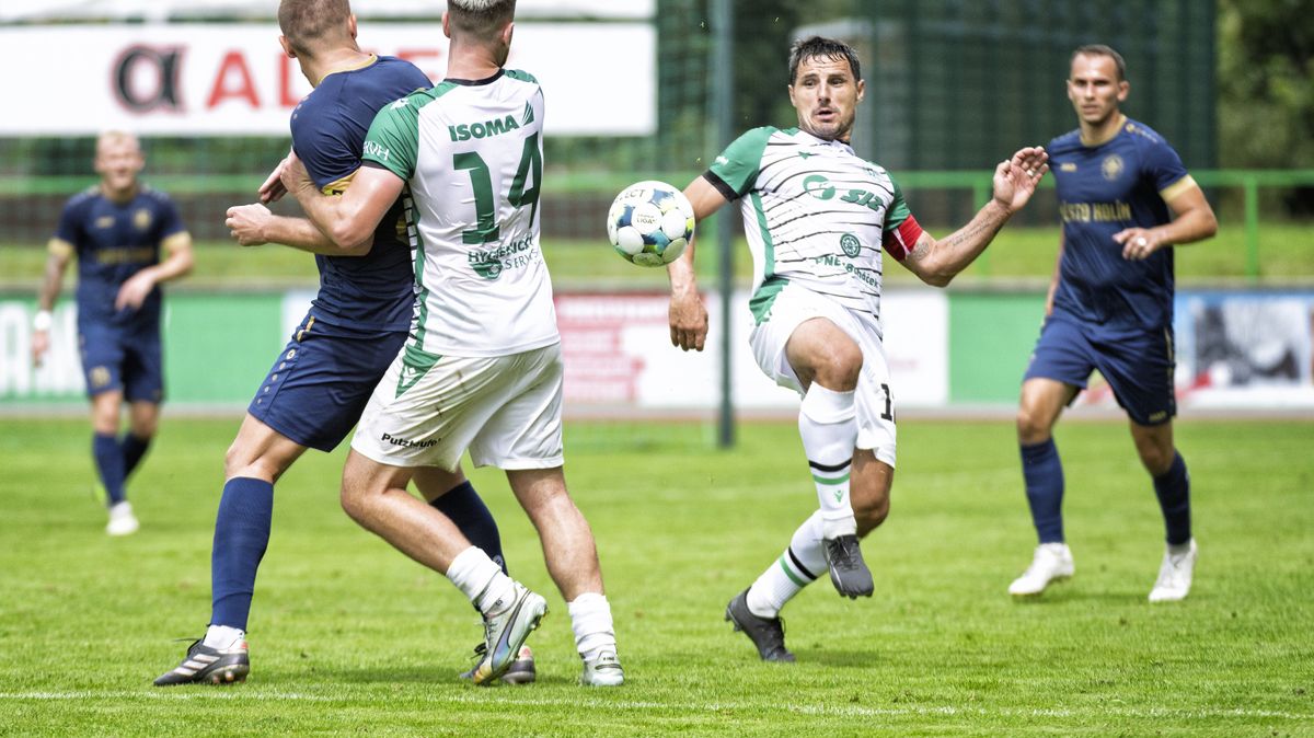Na fotbal teď jezdí na skútru, chodí na instalatérské kurzy. Musím řemeslo oprášit, říká Jindřišek