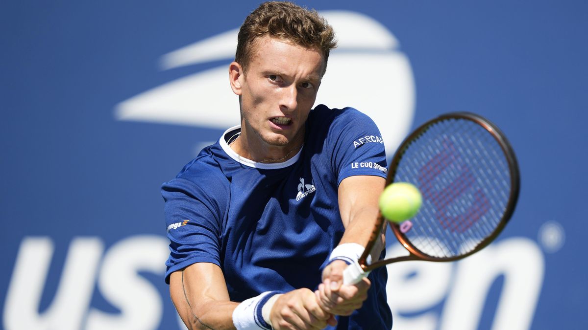 TENIS ONLINE: Lehečka rozehrál boj o osmifinále. Macháč zkusí pomstít krajana