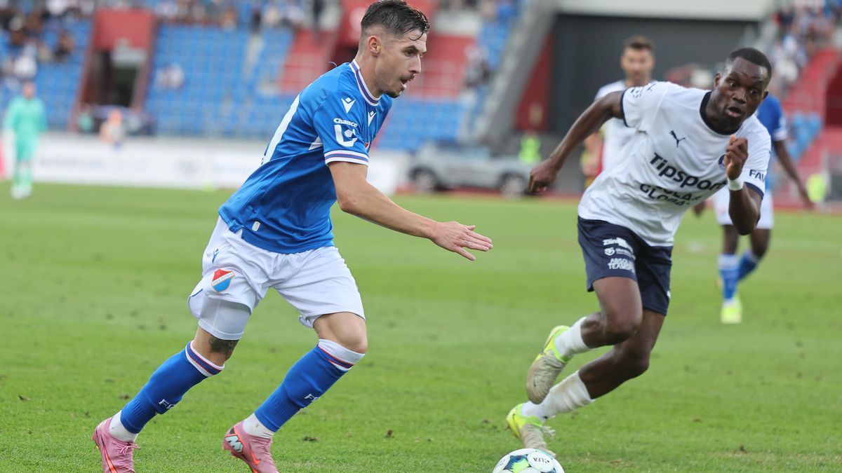 Šmarda podruhé místo Hapala, poprvé vítězně. Plavšič sám řekl, že bude lepší, když začne na lavičce