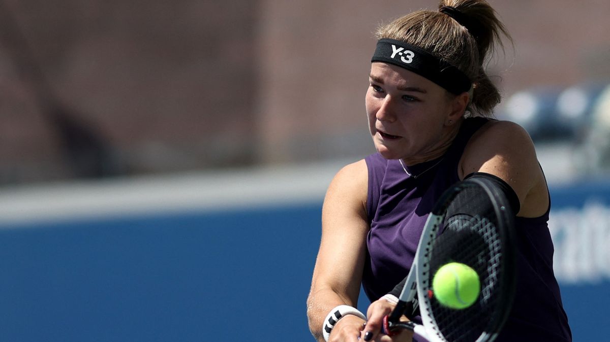 TENIS ONLINE: Muchová čelí ve čtvrtfinále US Open dvojnásobné šampionce, obě hráčky jsou už na kurtu
