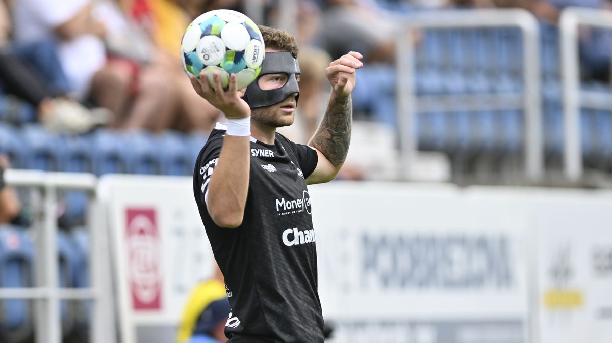 S maskou poprvé do reprezentace. Je to sen a může to být inspirace, přiznal bek Jablonce