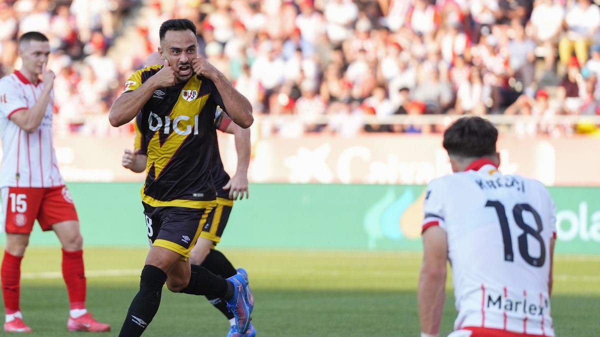 Obrovské chyby i červená. Krejčí a spol. předvedli poločas hrůzy, ligu začali porážkou