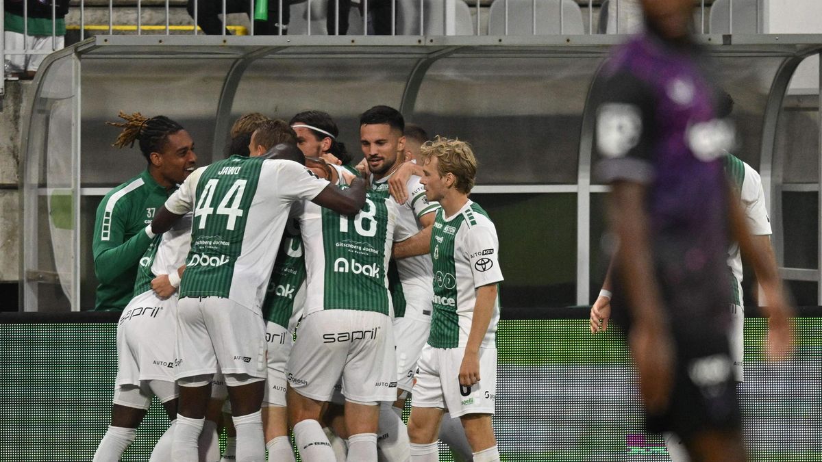Slavia odvrátila první ligovou porážku až v nastavení
