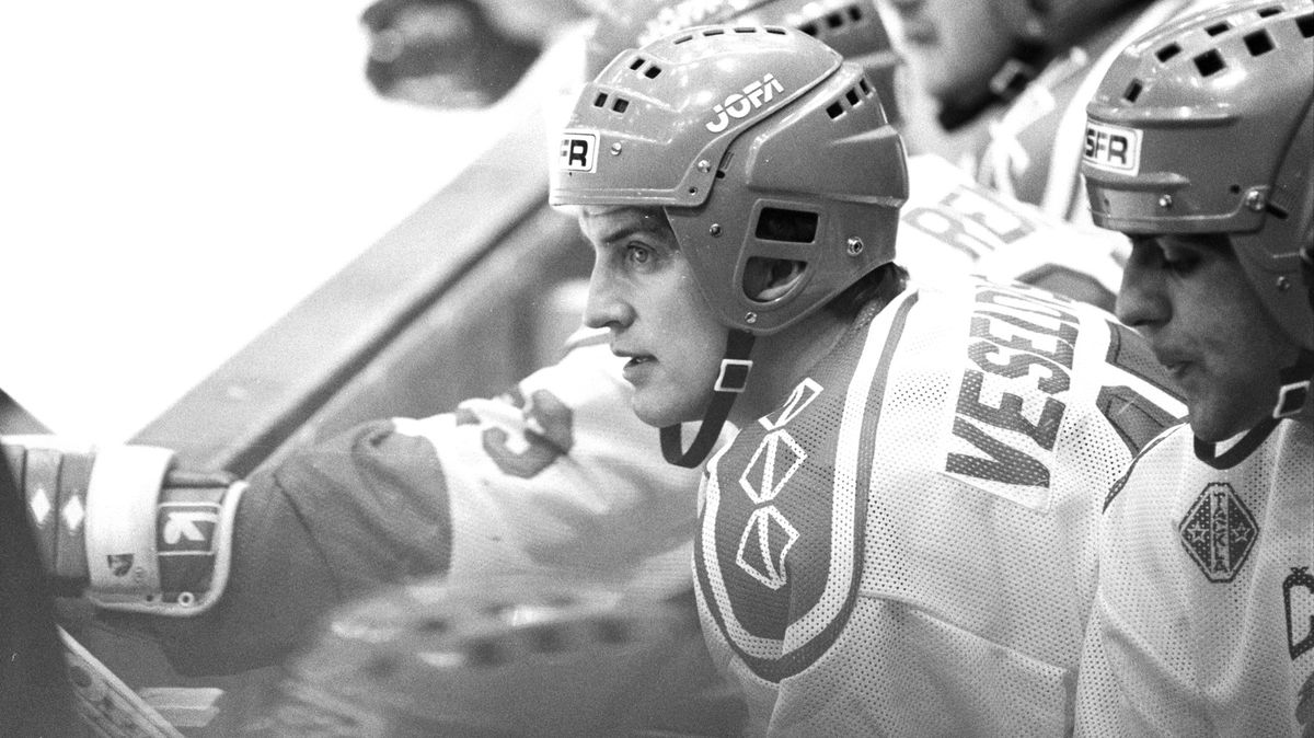 Zemřel hokejový útočník Veselovský, v roce 1992 pomohl reprezentaci k bronzu na ZOH i MS