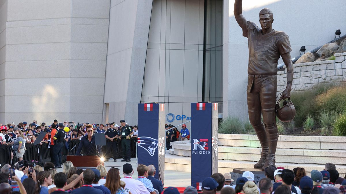 Legenda NFL má sochu z bronzu v nadživotní velikosti